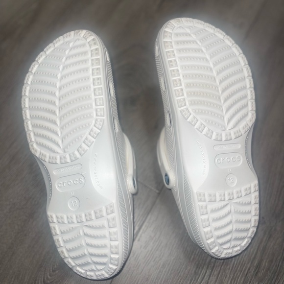 WHITE CROCS Size 12. - Picture 6 of 6